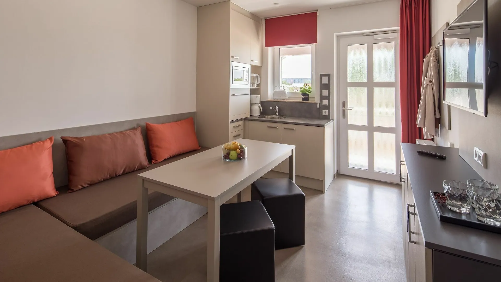 Trio Apartment Hotel Берлин