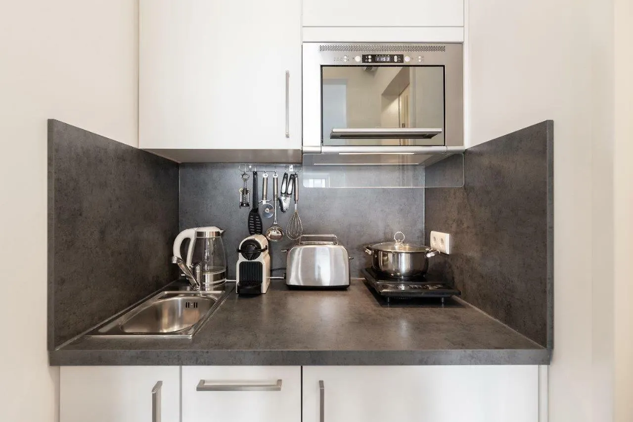 Trio Apartment Hotel Берлин Апарт-отель